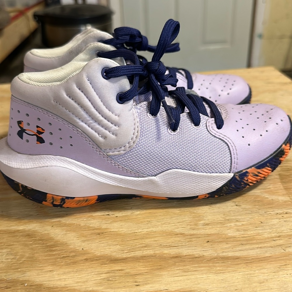 Under Armour basketball shoes, EUC